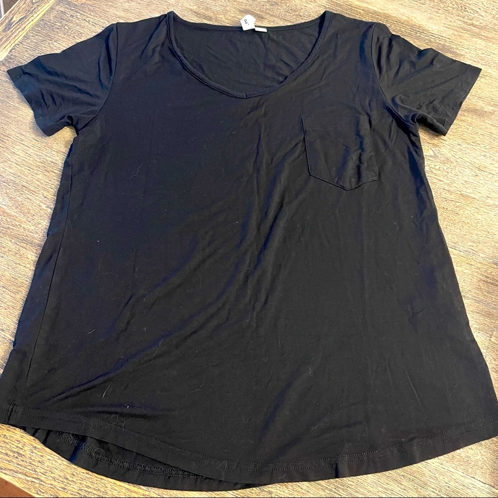 Small black cotton tee